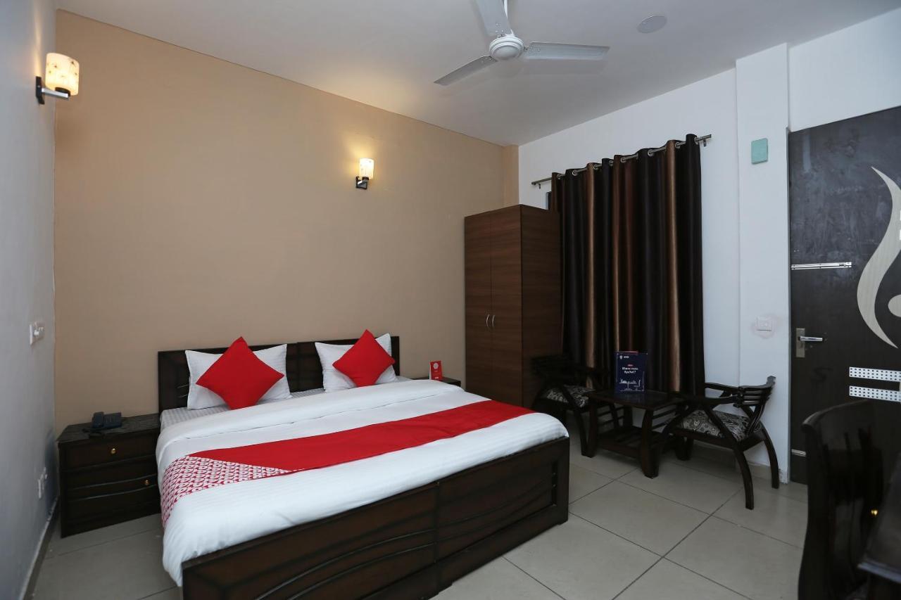 Oyo Mahak Residency Hotel Manesar Buitenkant foto