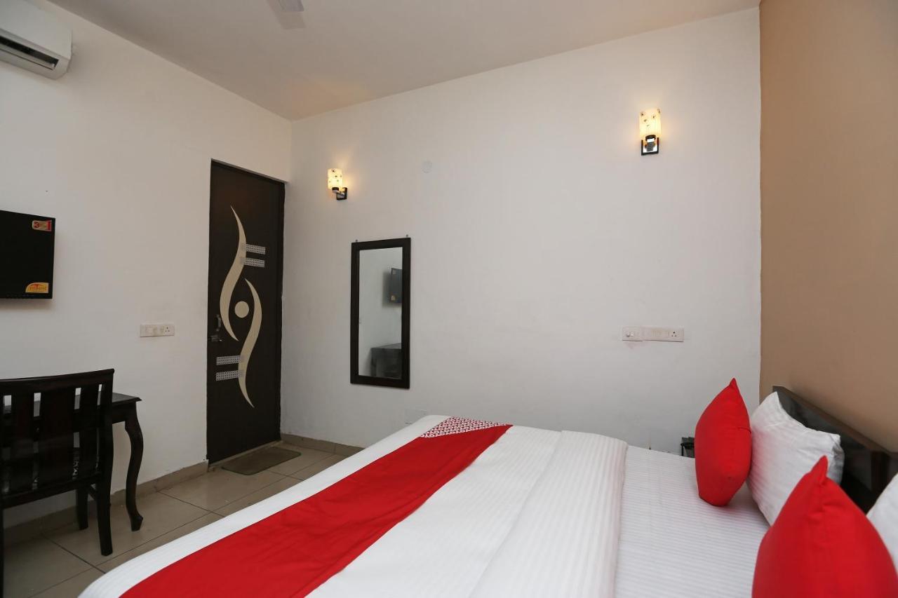 Oyo Mahak Residency Hotel Manesar Buitenkant foto