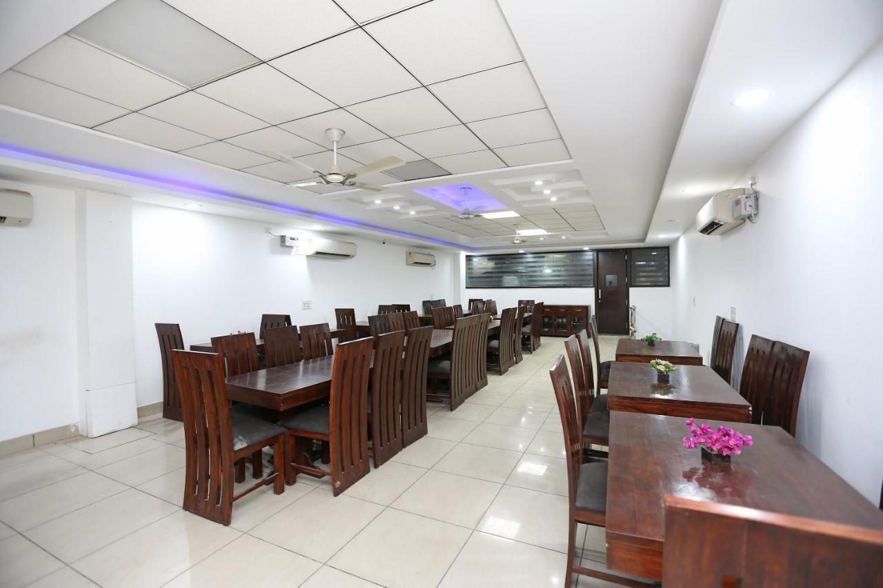 Oyo Mahak Residency Hotel Manesar Buitenkant foto